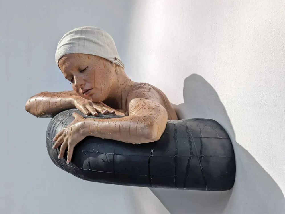 Palazzo Bonaparte hosts Carole Feuerman's hyperrealism