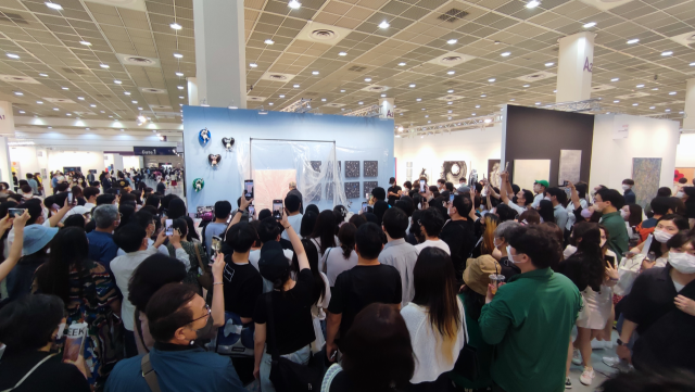 [키아프 일반관람 가보니] MZ세대 놀이터 된 키아프, 프리즈에 밀리지 않아